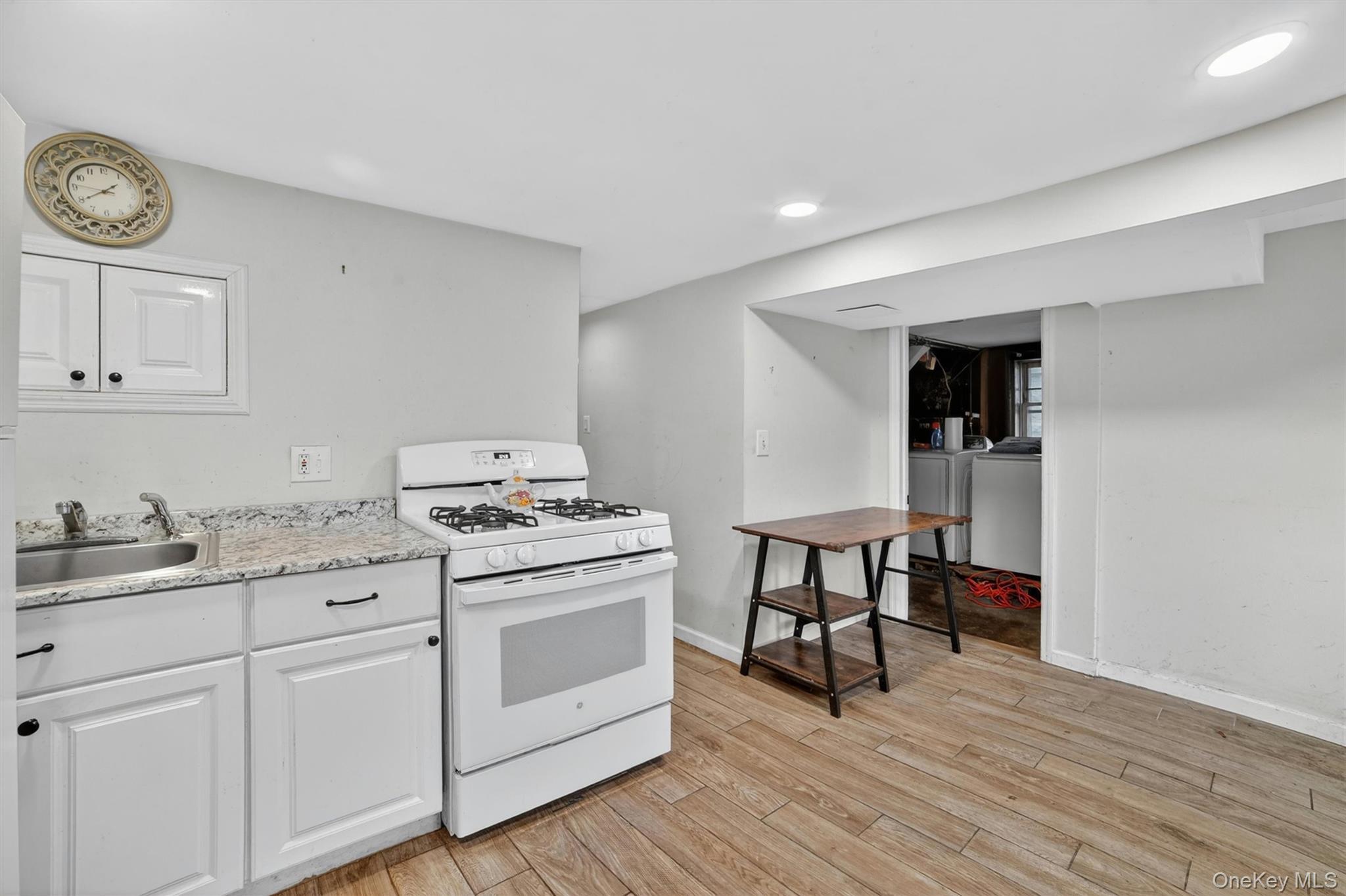 Single Family Ellsworth  Bronx, NY 10465, MLS-988663-27
