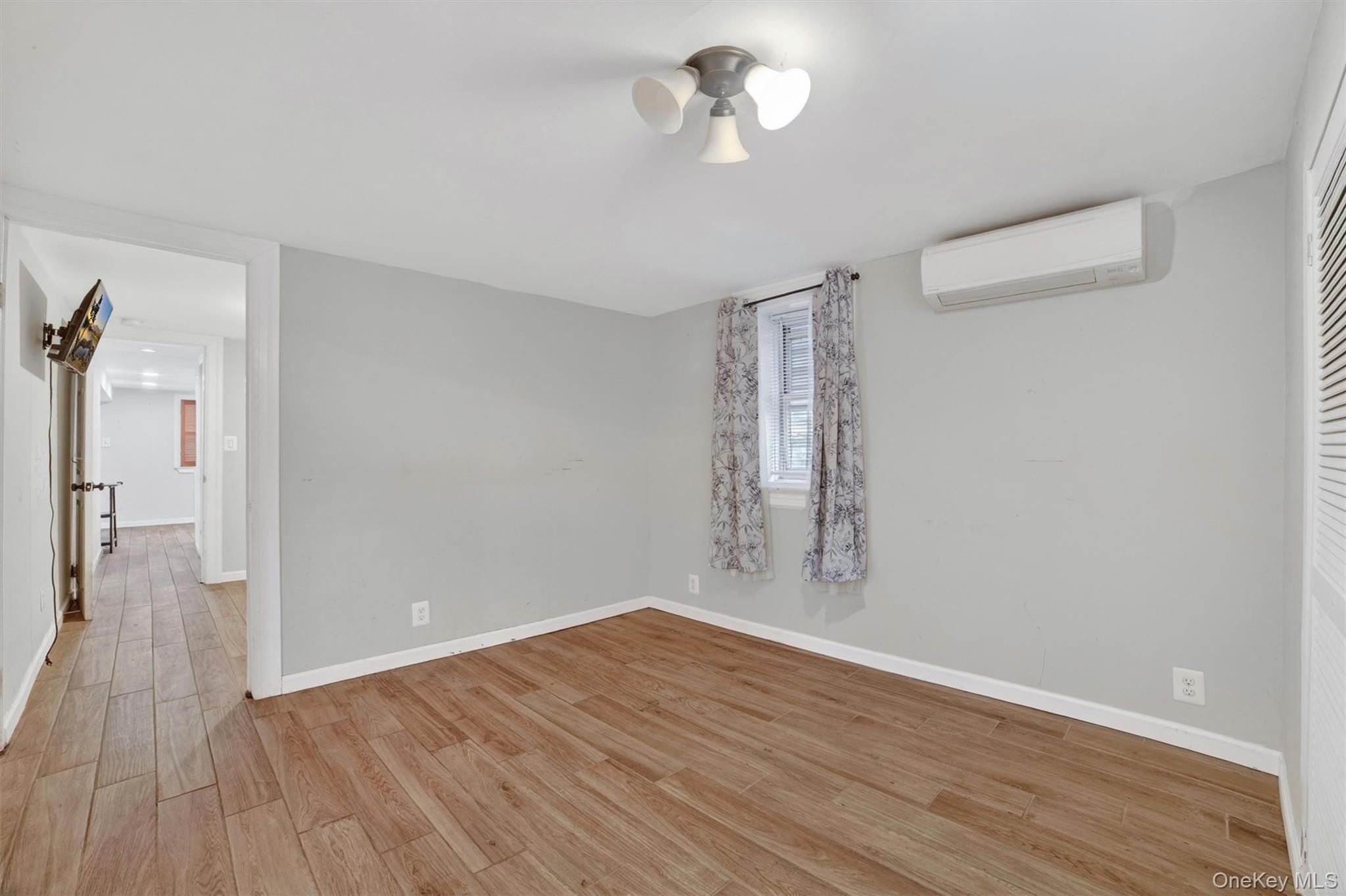 Single Family Ellsworth  Bronx, NY 10465, MLS-988663-33
