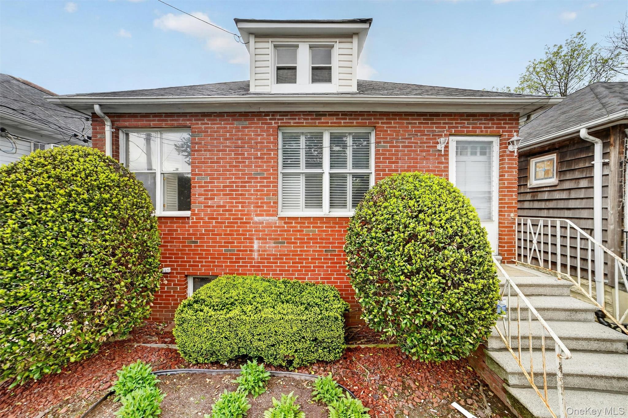 Single Family Ellsworth  Bronx, NY 10465, MLS-988663-42