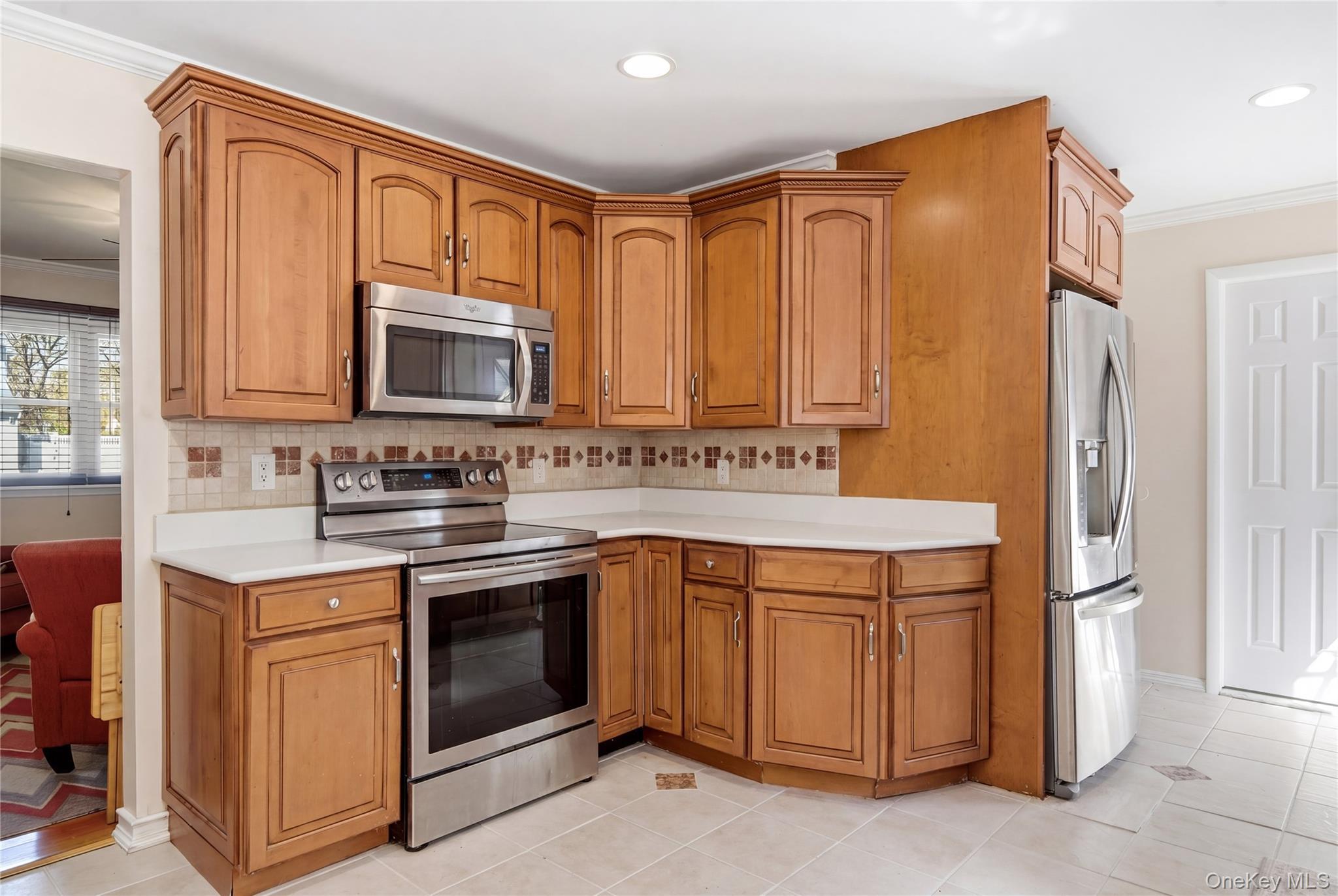 Single Family Fallen Leaf  Suffolk County, NY 11741, MLS-988672-9