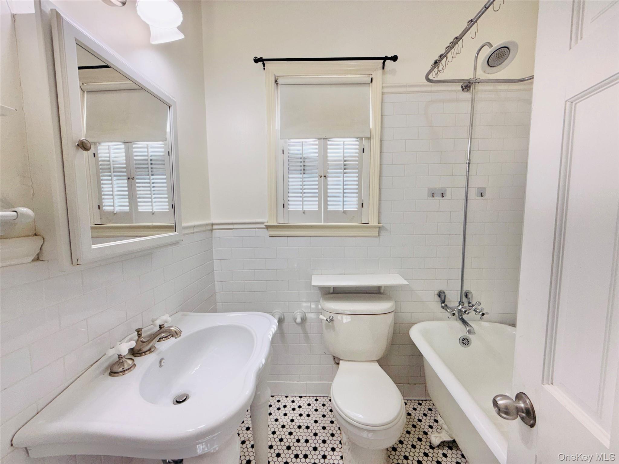 Single Family Harrington Bronx, NY 10461, MLS-988712-13