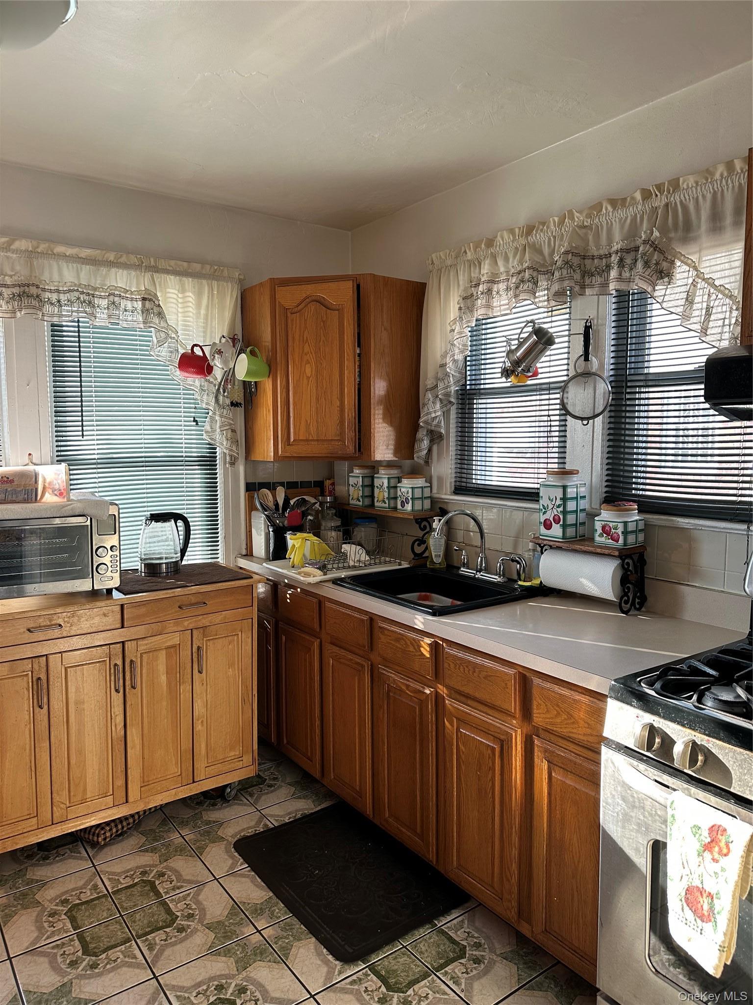 Single Family Memphis  Queens, NY 11422, MLS-988718-3