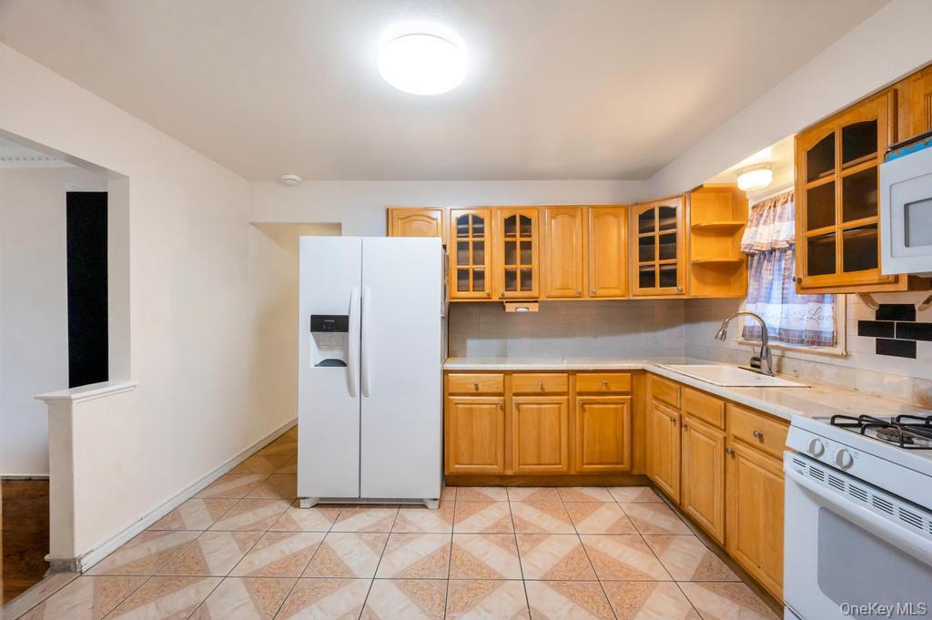 Single Family Cleaves  Nassau County, NY 11550, MLS-988748-2