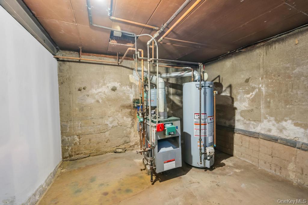 Single Family Cleaves  Nassau County, NY 11550, MLS-988748-22