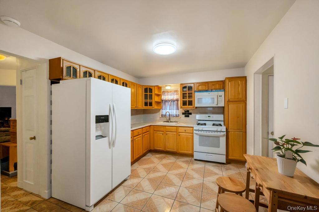 Single Family Cleaves  Nassau County, NY 11550, MLS-988748-3