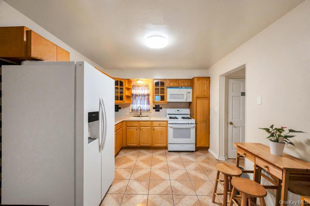 Single Family Cleaves  Nassau County, NY 11550, MLS-988748-4