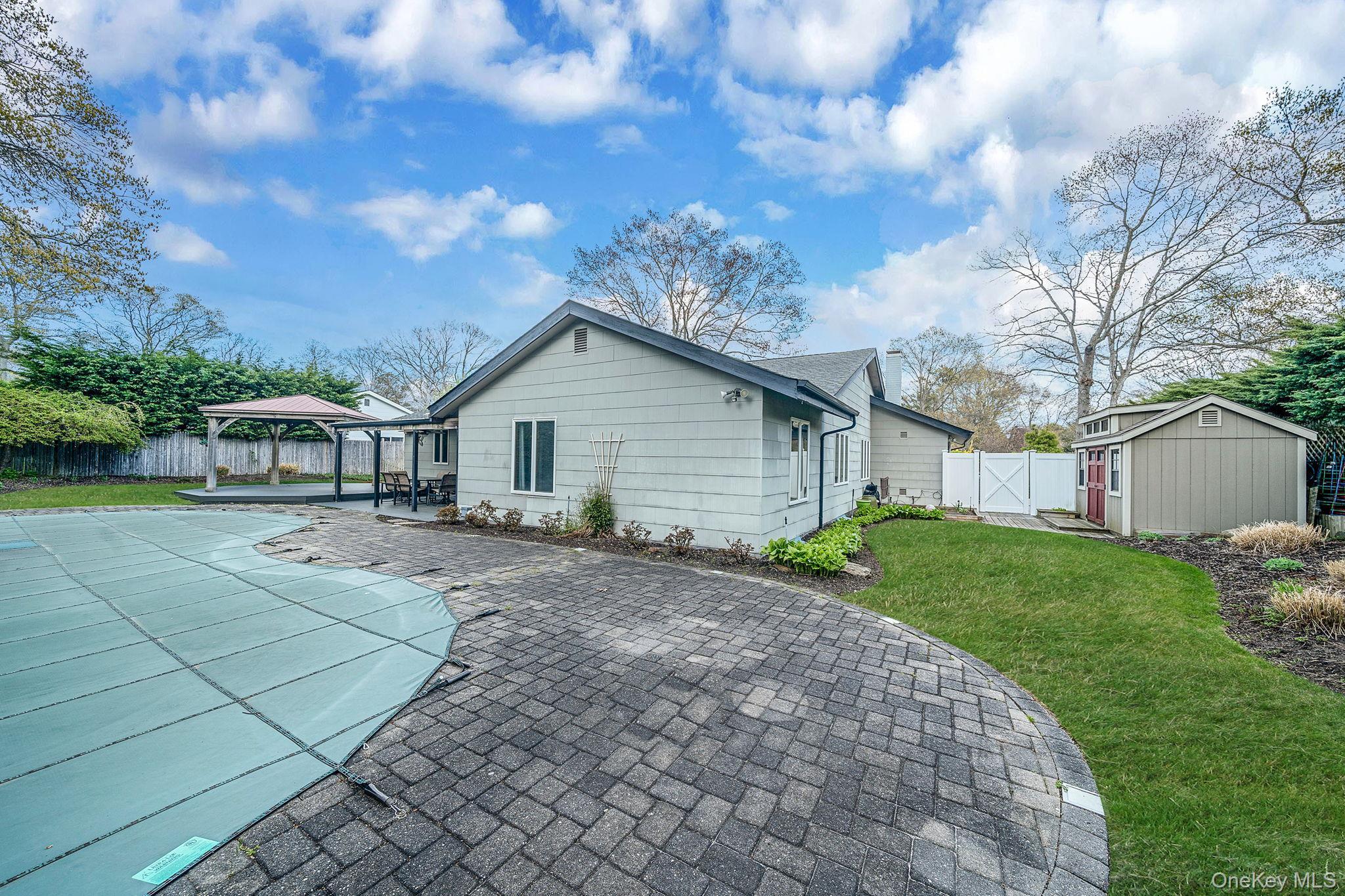 Single Family Oakdale  Suffolk County, NY 11738, MLS-988754-30