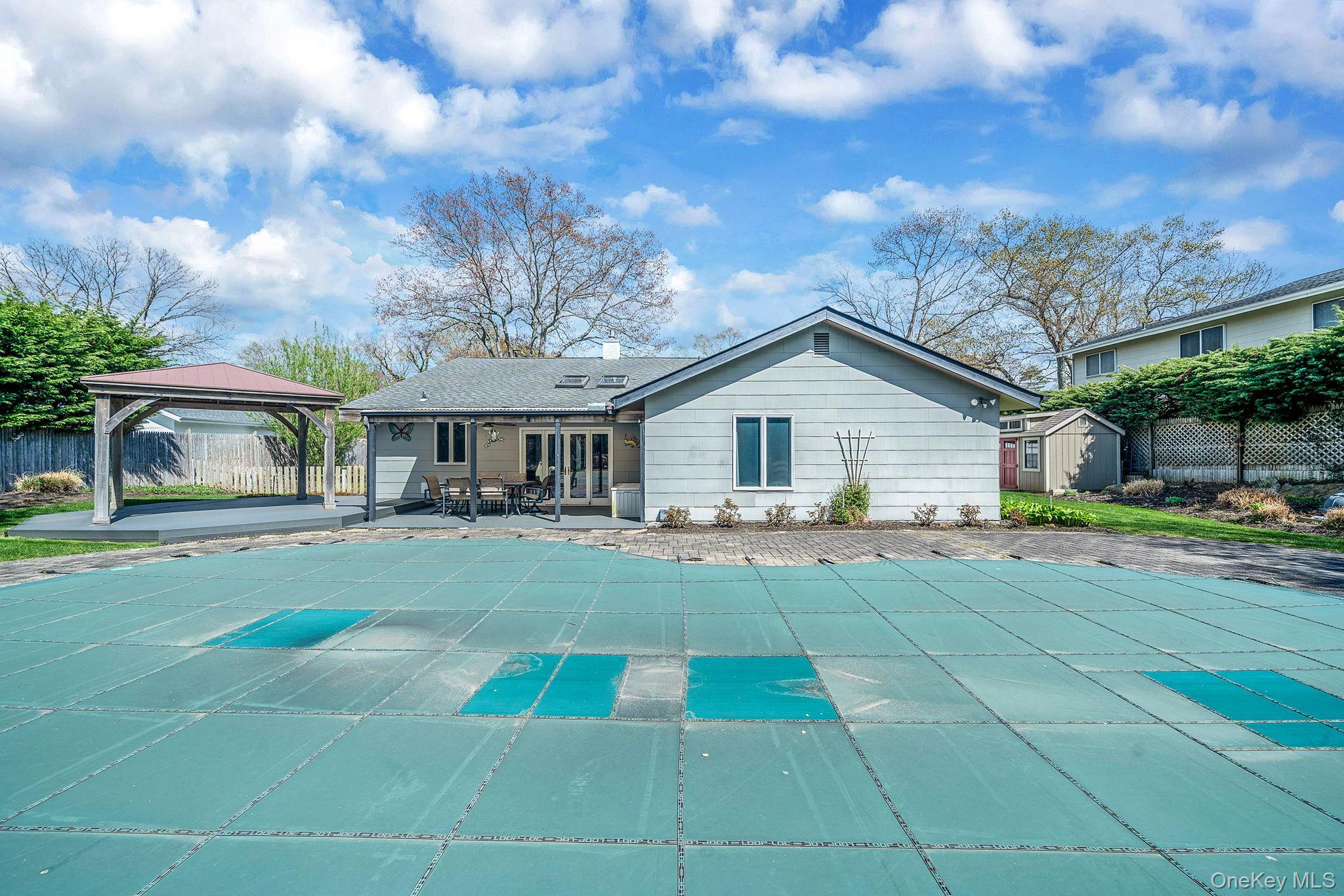 Single Family Oakdale  Suffolk County, NY 11738, MLS-988754-31