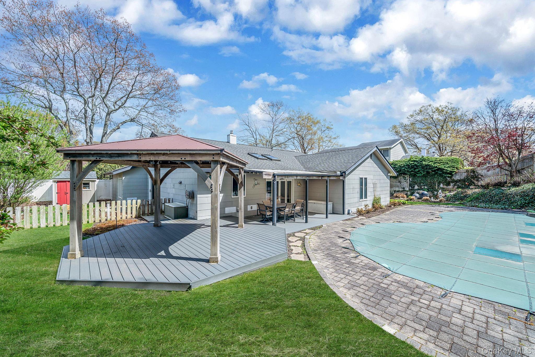 Single Family Oakdale  Suffolk County, NY 11738, MLS-988754-33