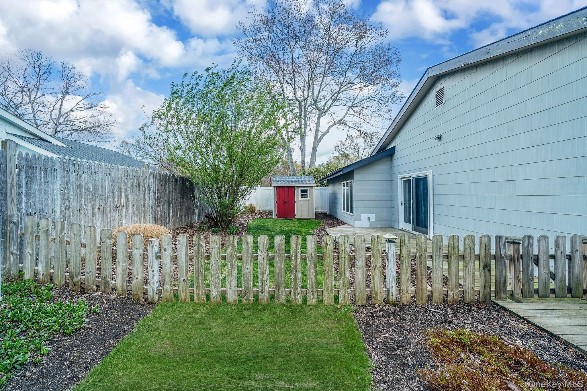 Single Family Oakdale  Suffolk County, NY 11738, MLS-988754-34
