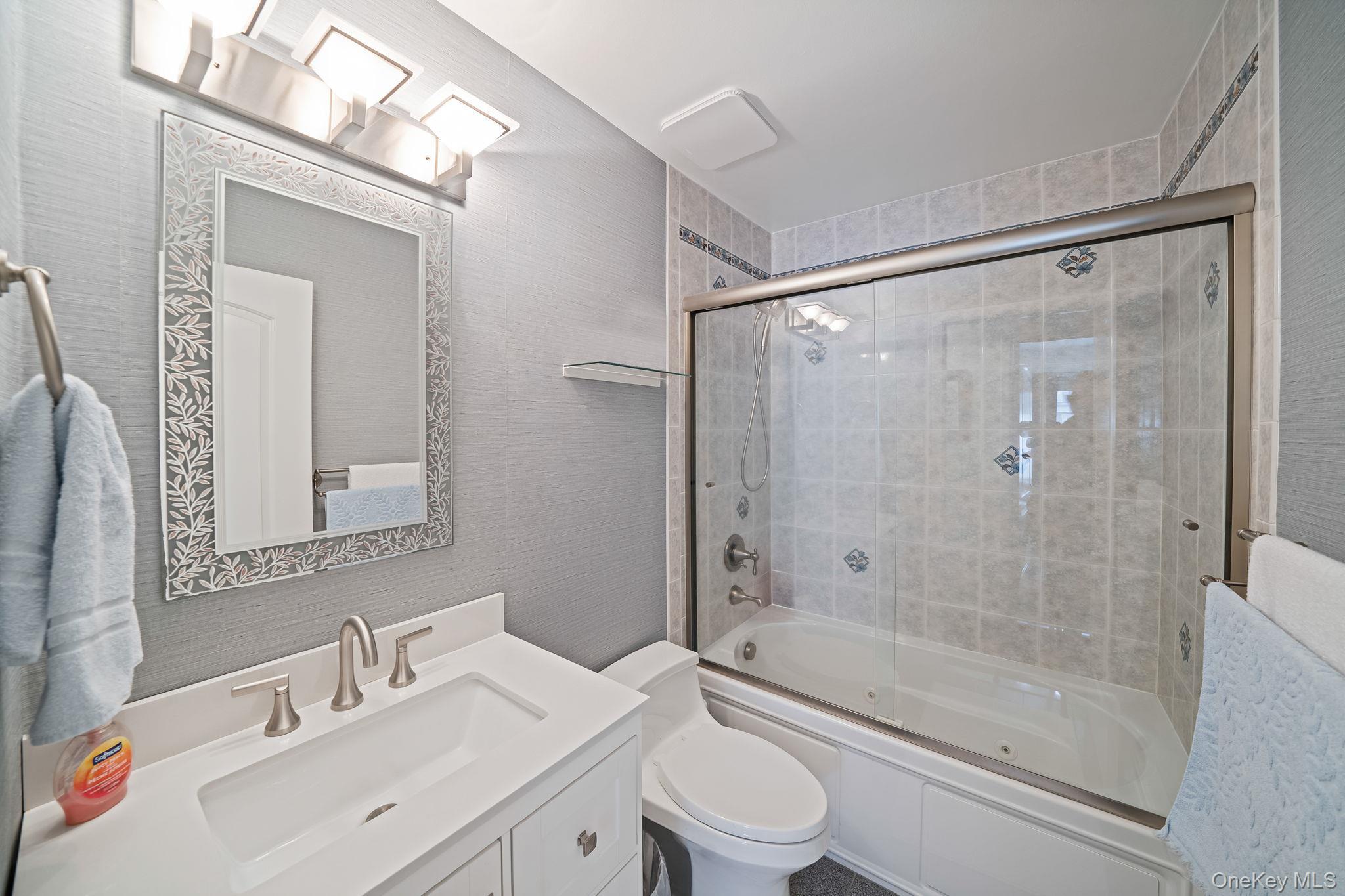 Single Family Oakdale  Suffolk County, NY 11738, MLS-988754-36