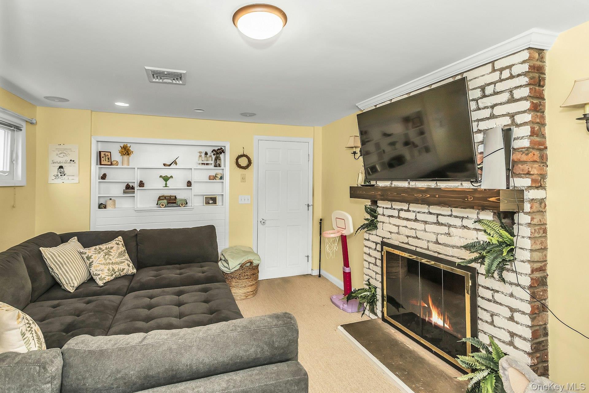 Single Family Bellecrest  Suffolk County, NY 11731, MLS-988795-16