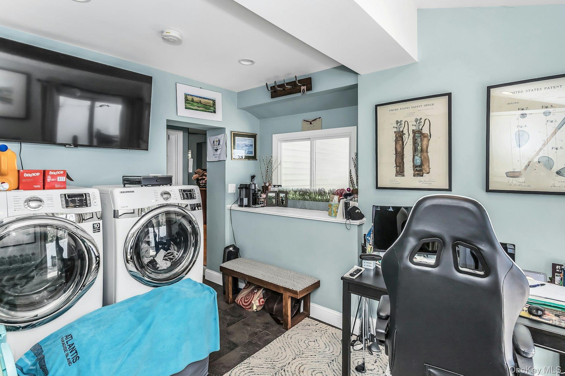 Single Family Bellecrest  Suffolk County, NY 11731, MLS-988795-19