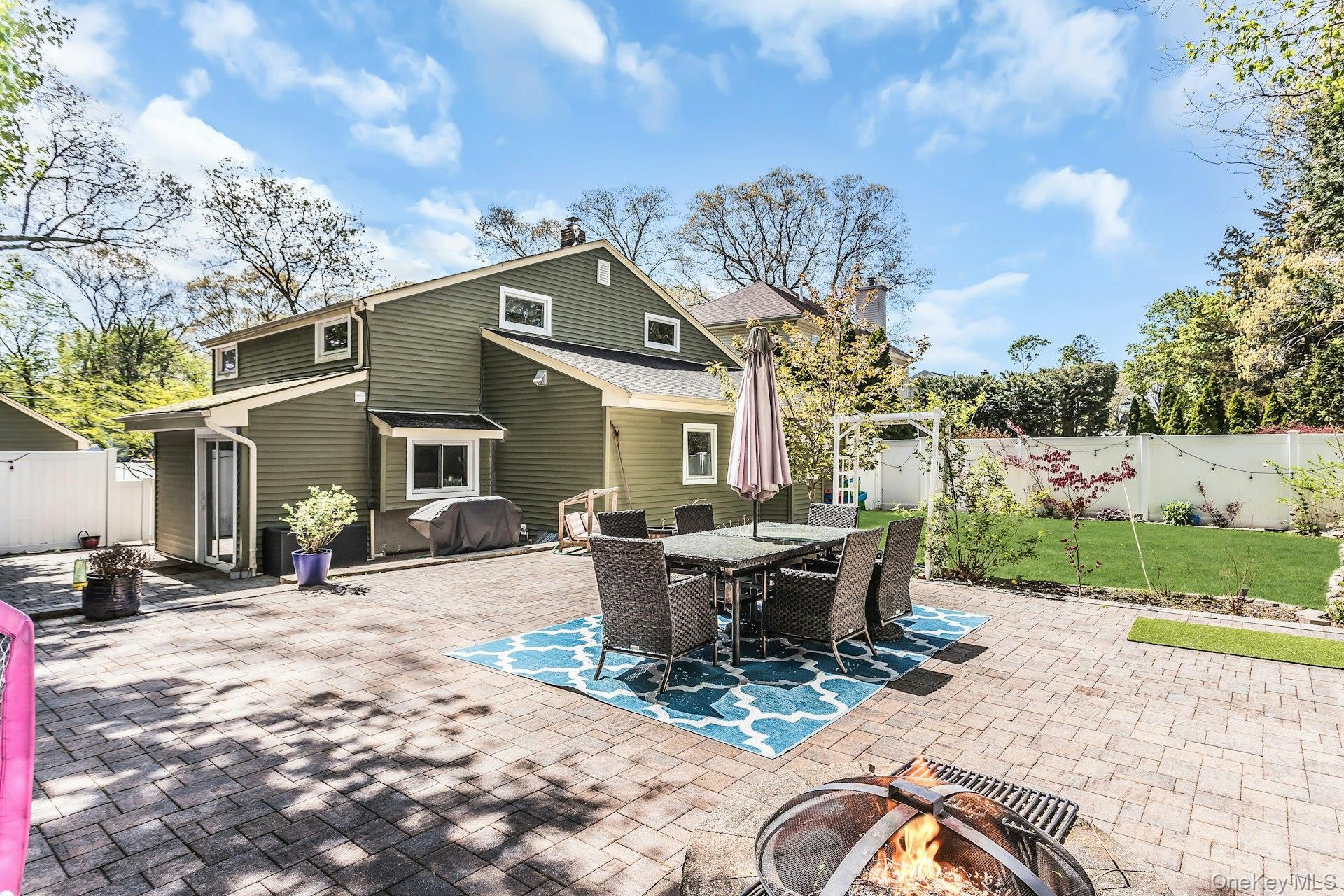 Single Family Bellecrest  Suffolk County, NY 11731, MLS-988795-28