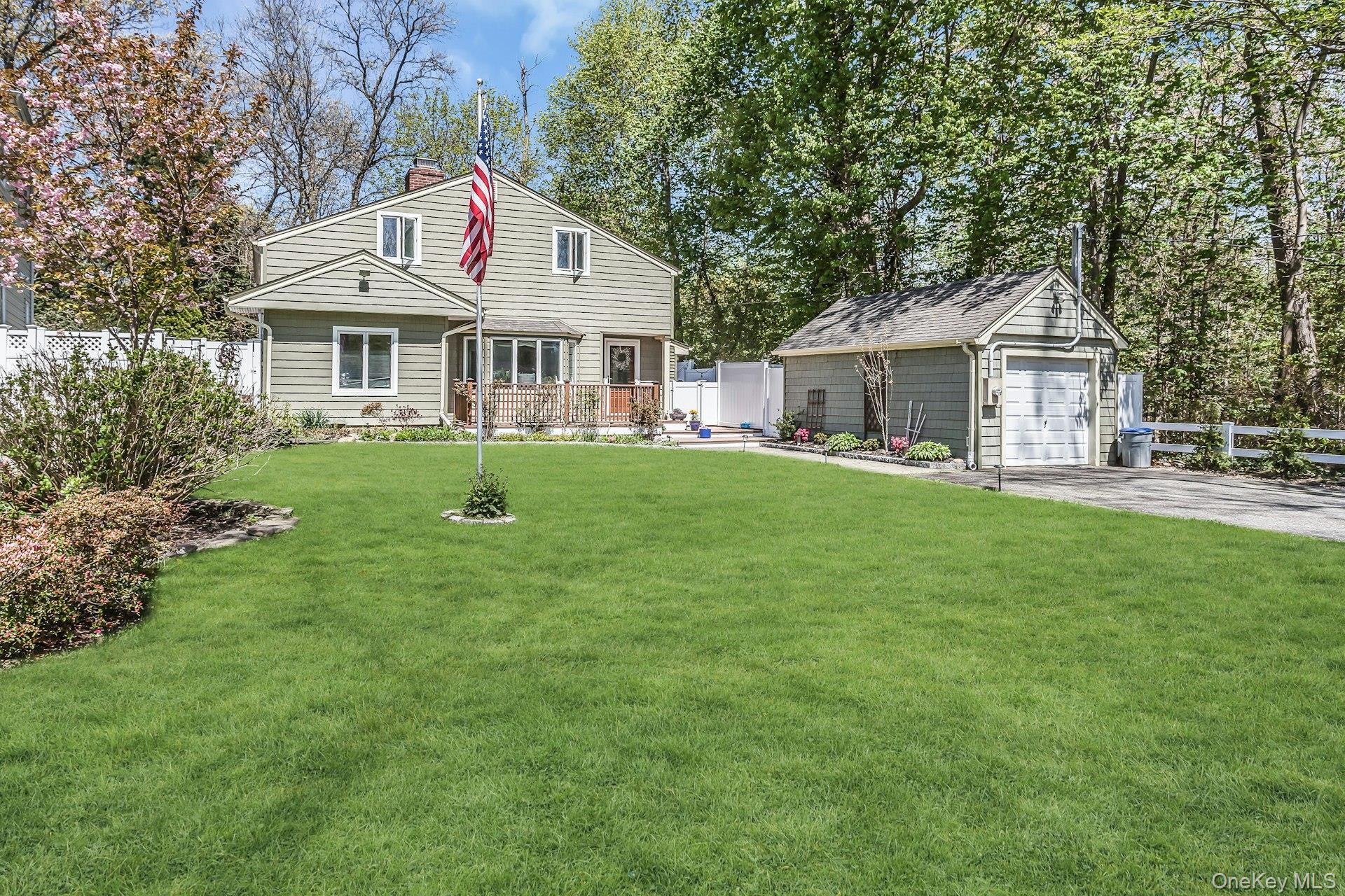 Single Family Bellecrest  Suffolk County, NY 11731, MLS-988795-3