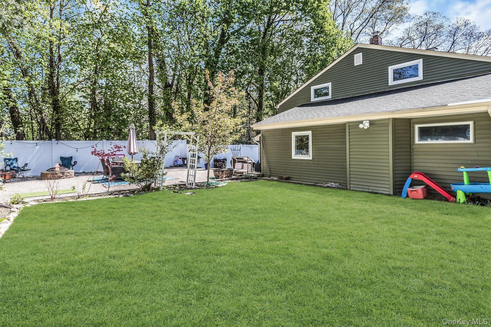 Single Family Bellecrest  Suffolk County, NY 11731, MLS-988795-30