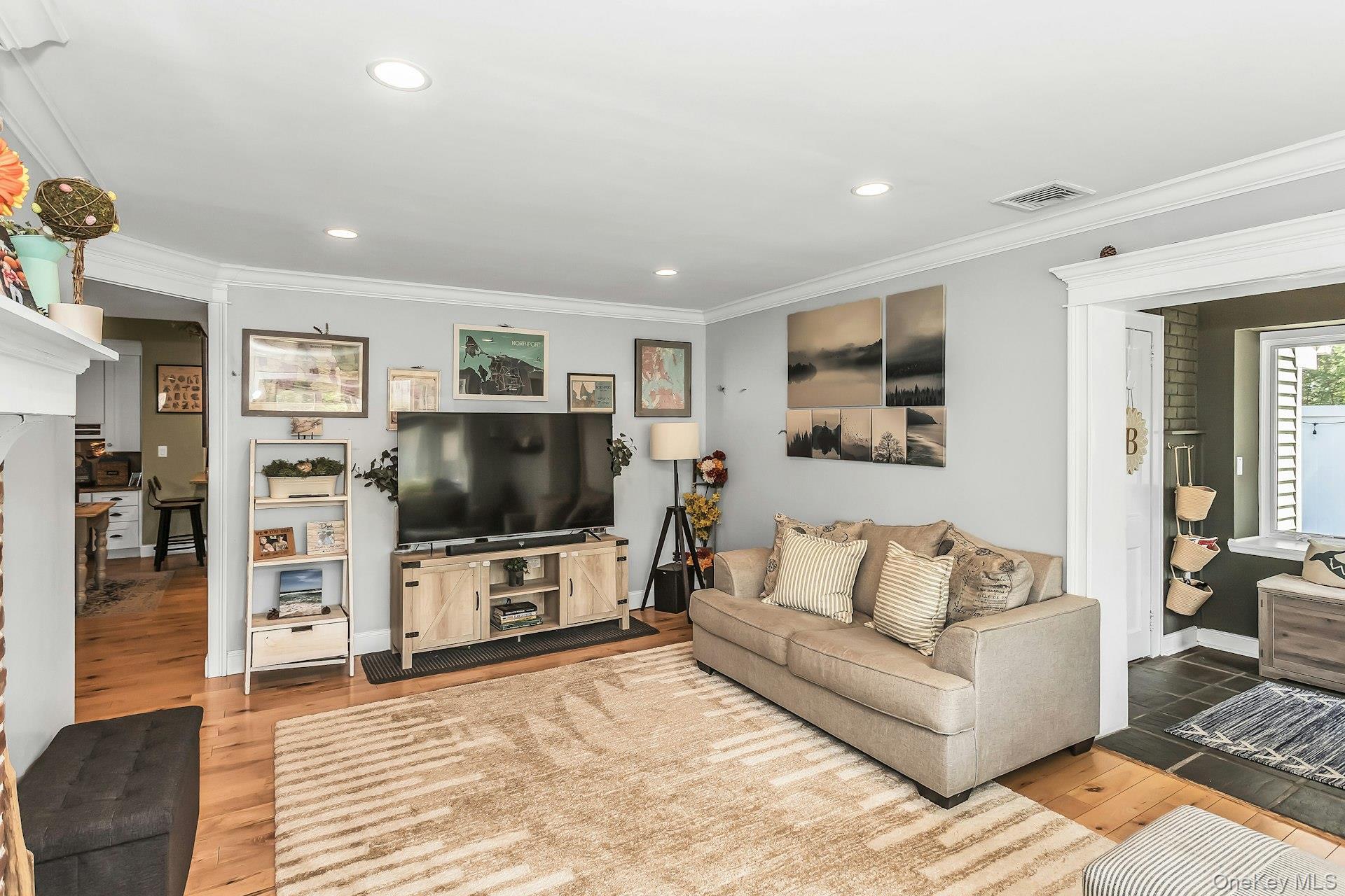 Single Family Bellecrest  Suffolk County, NY 11731, MLS-988795-9