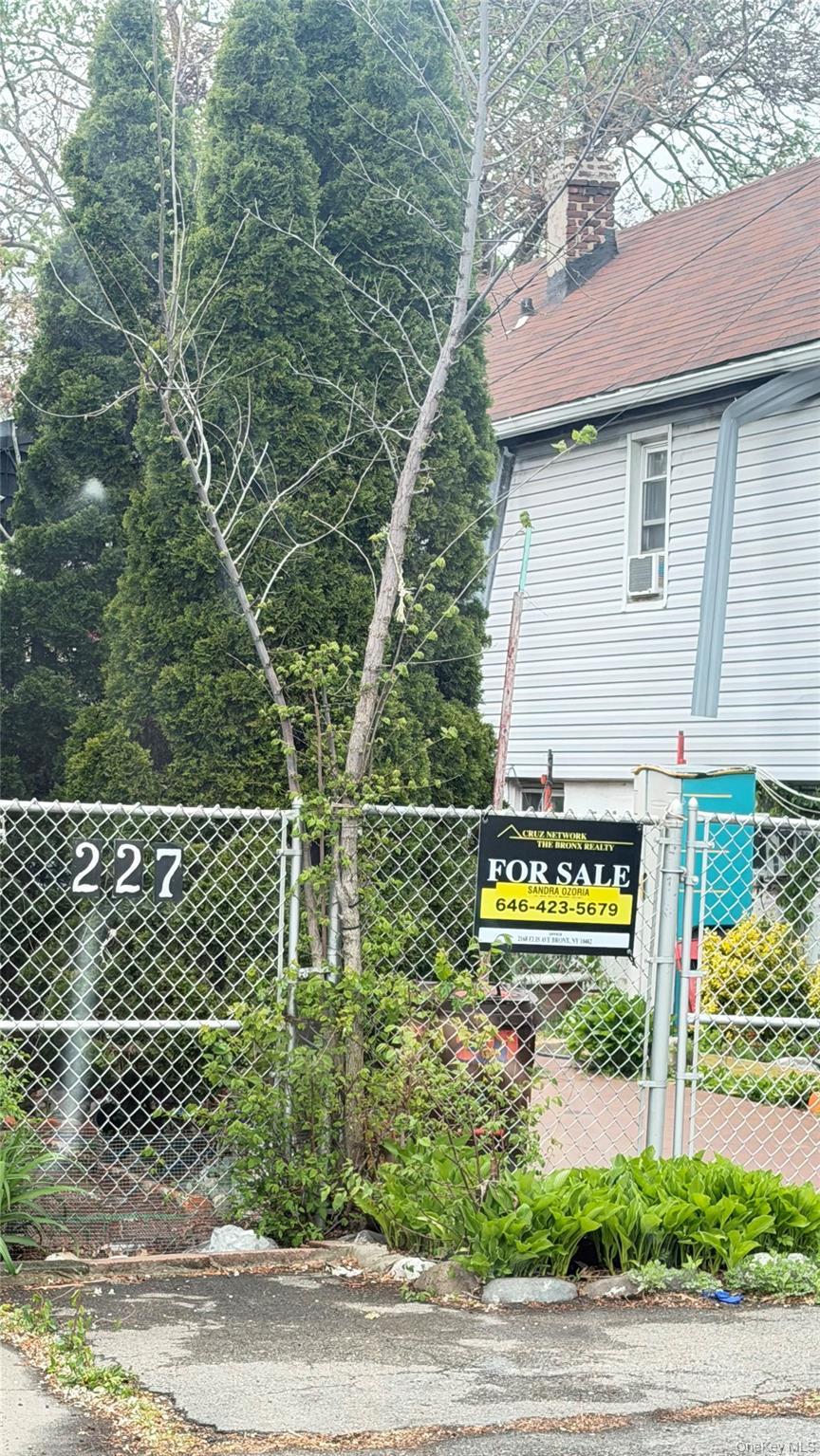 Single Family Stephens  Bronx, NY 10473, MLS-988798-10