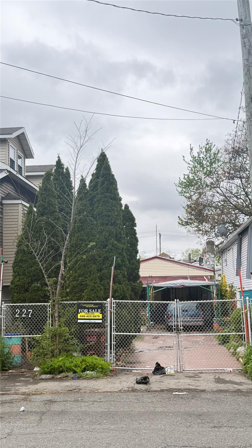 Single Family Stephens  Bronx, NY 10473, MLS-988798-2