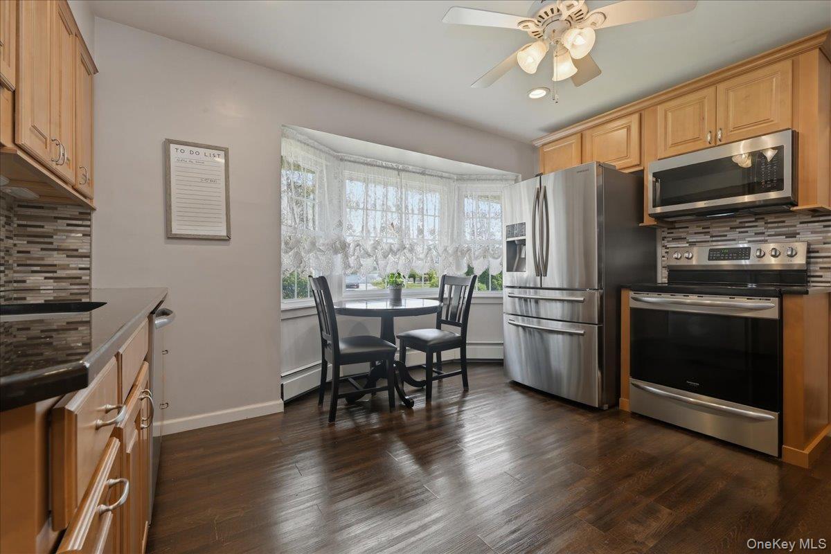 Single Family Twin  Nassau County, NY 11793, MLS-988812-11