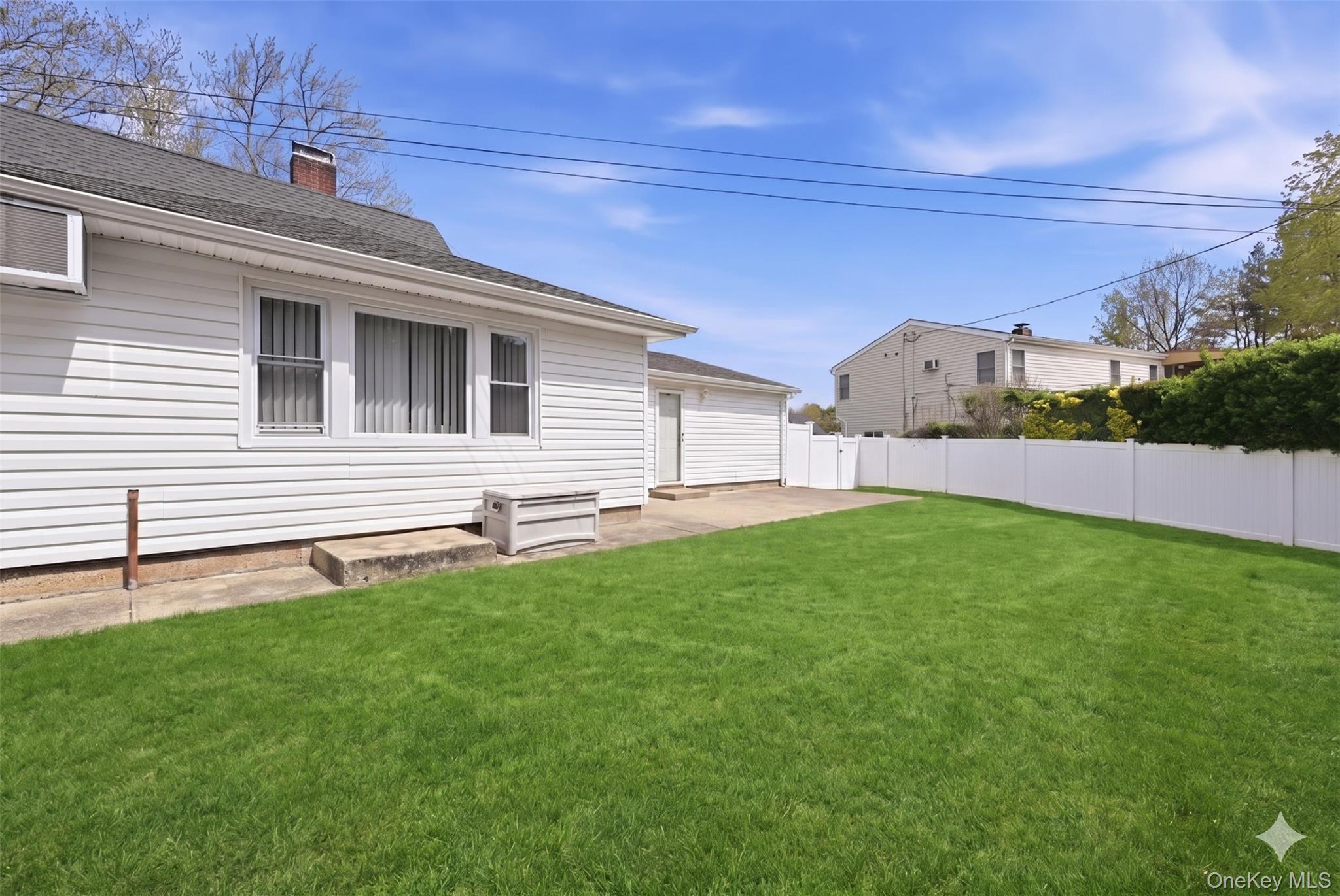 Single Family Twin  Nassau County, NY 11793, MLS-988812-24