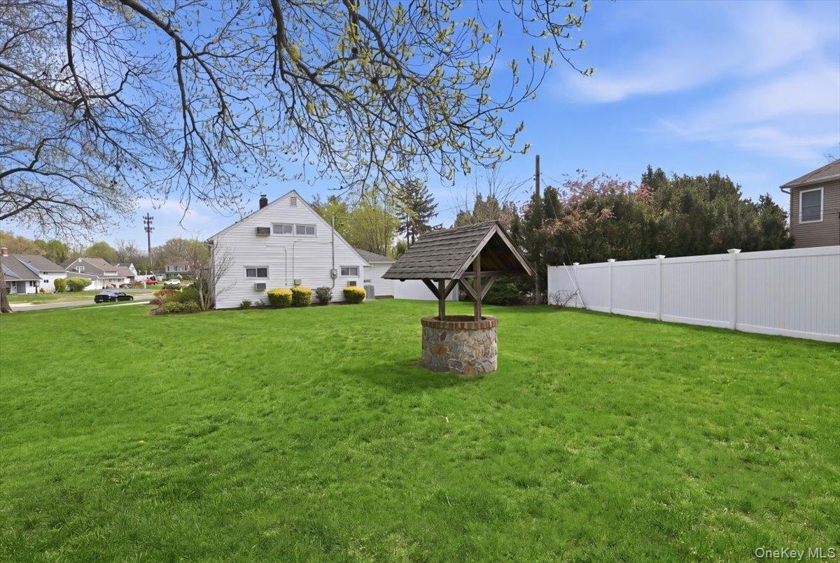 Single Family Twin  Nassau County, NY 11793, MLS-988812-26