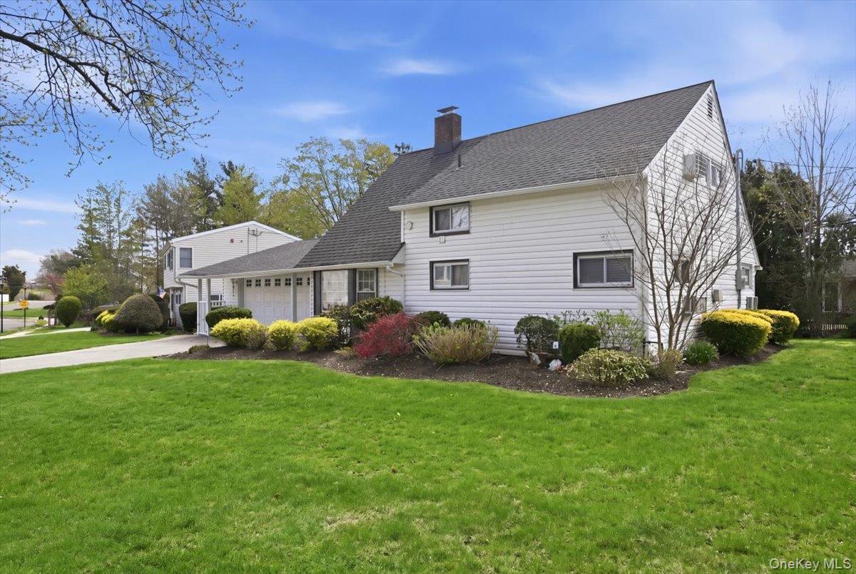 Single Family Twin  Nassau County, NY 11793, MLS-988812-4