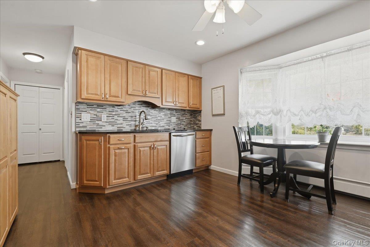 Single Family Twin  Nassau County, NY 11793, MLS-988812-7