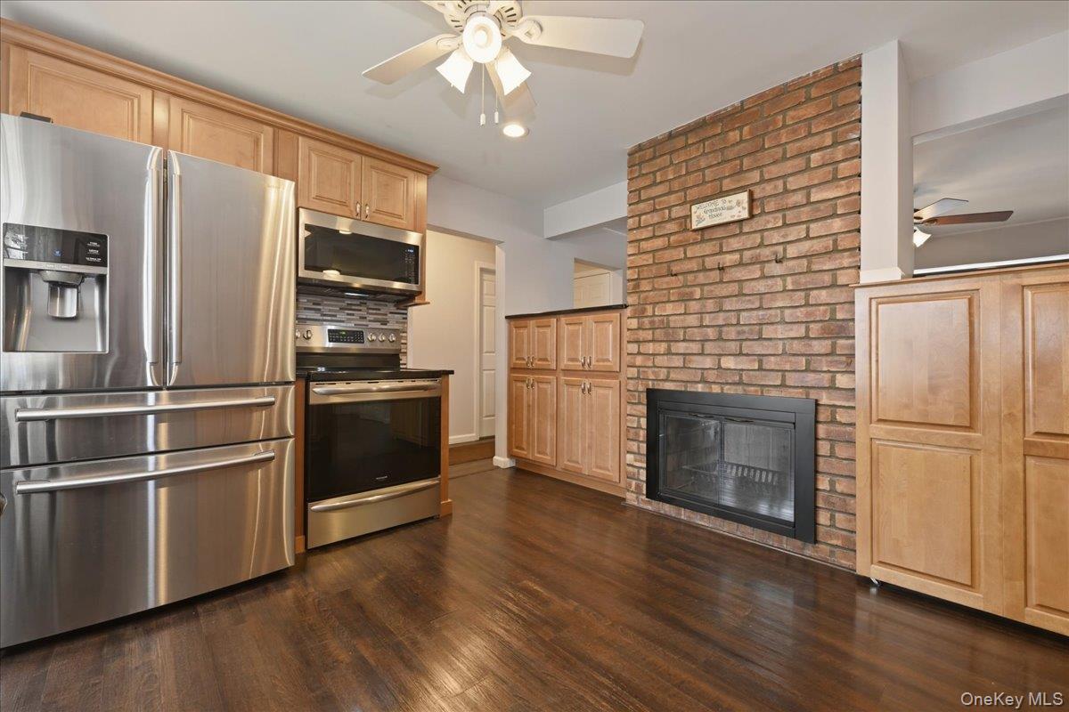 Single Family Twin  Nassau County, NY 11793, MLS-988812-9