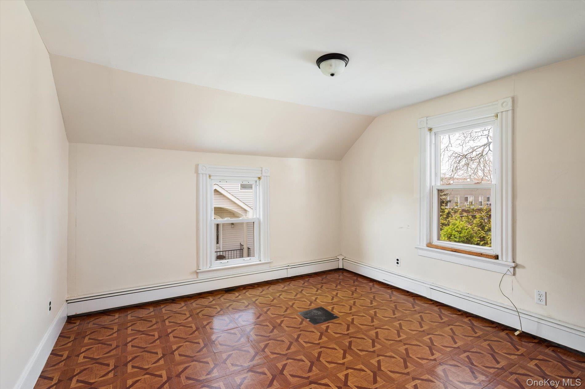 Single Family Elizabeth  Nassau County, NY 11096, MLS-988814-11