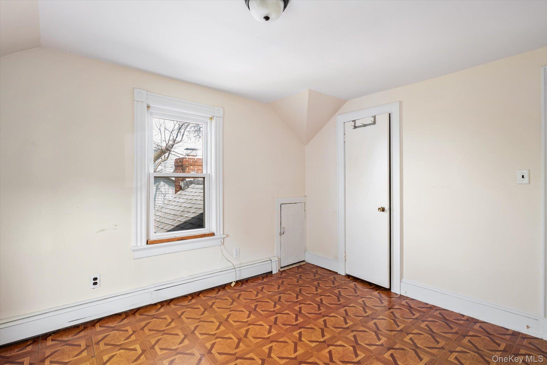 Single Family Elizabeth  Nassau County, NY 11096, MLS-988814-12