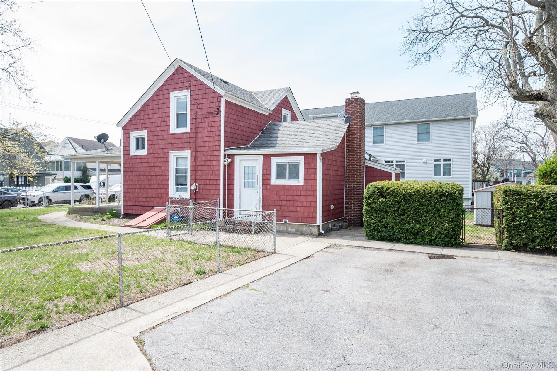 Single Family Elizabeth  Nassau County, NY 11096, MLS-988814-15