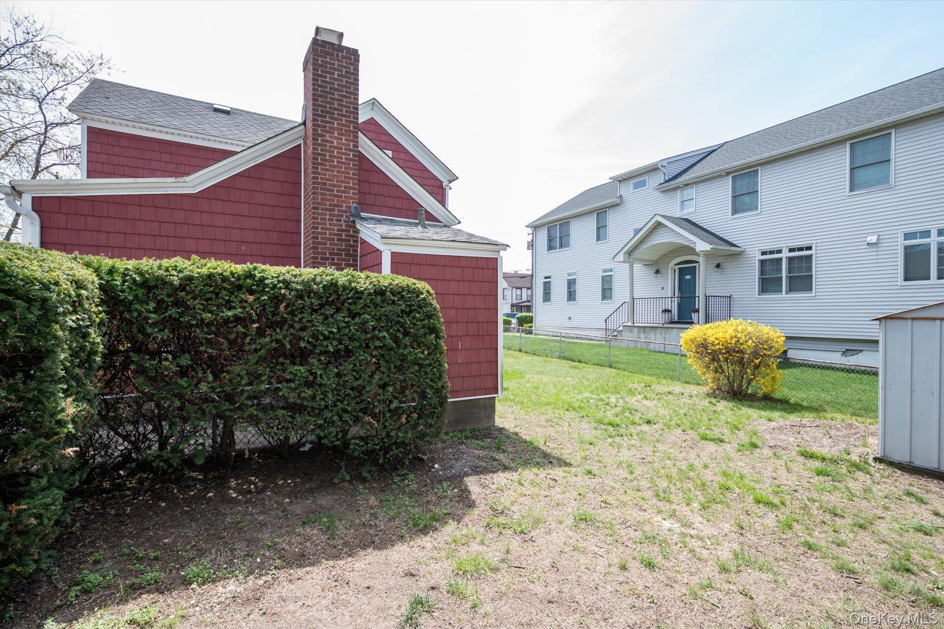 Single Family Elizabeth  Nassau County, NY 11096, MLS-988814-16