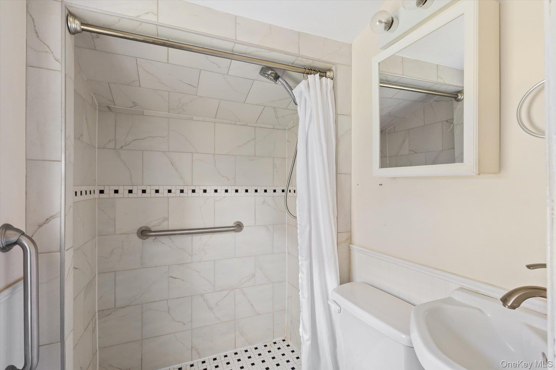 Single Family Elizabeth  Nassau County, NY 11096, MLS-988814-6