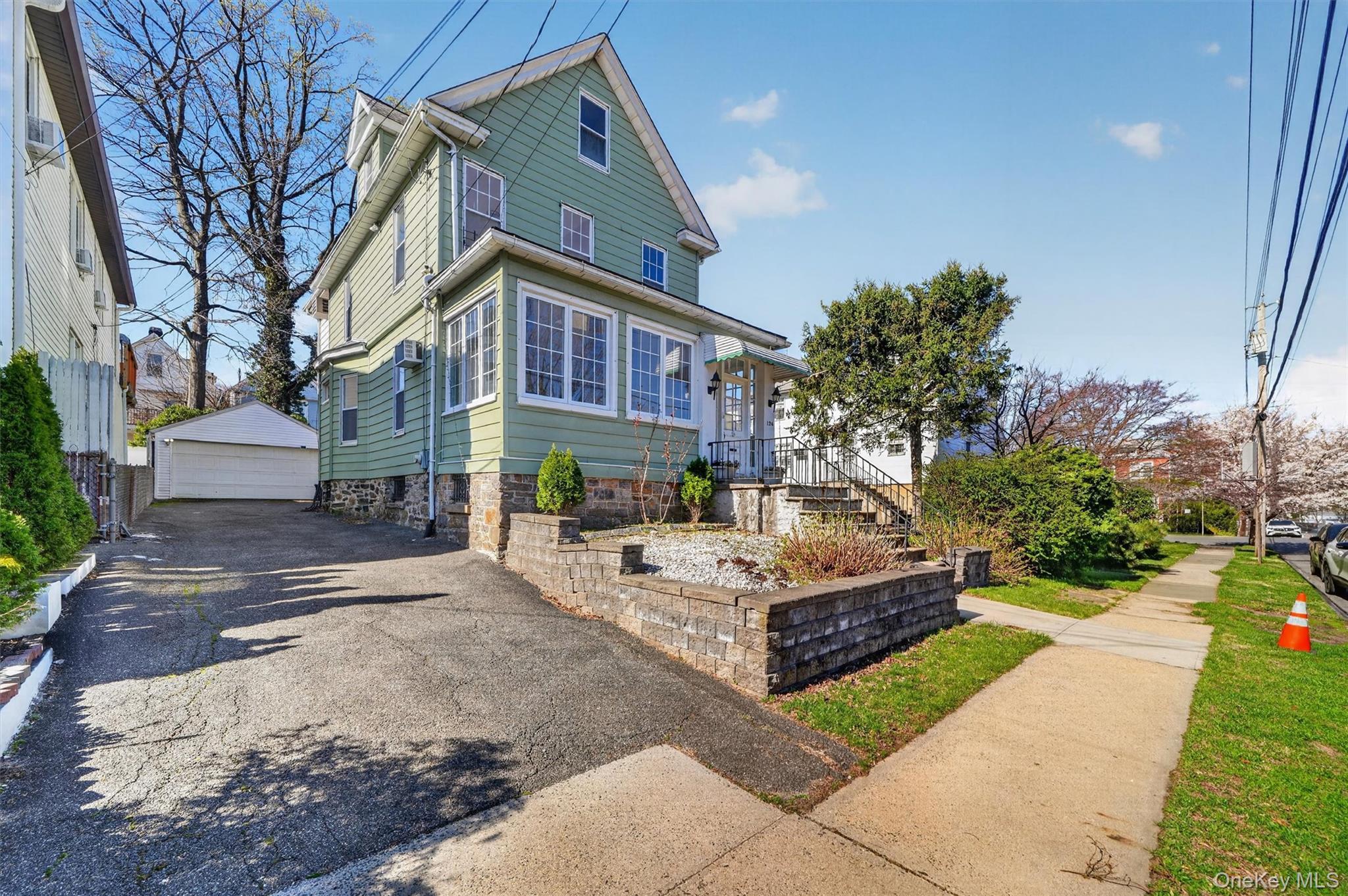 Single Family Sherwood  Westchester County, NY 10704, MLS-988821-2