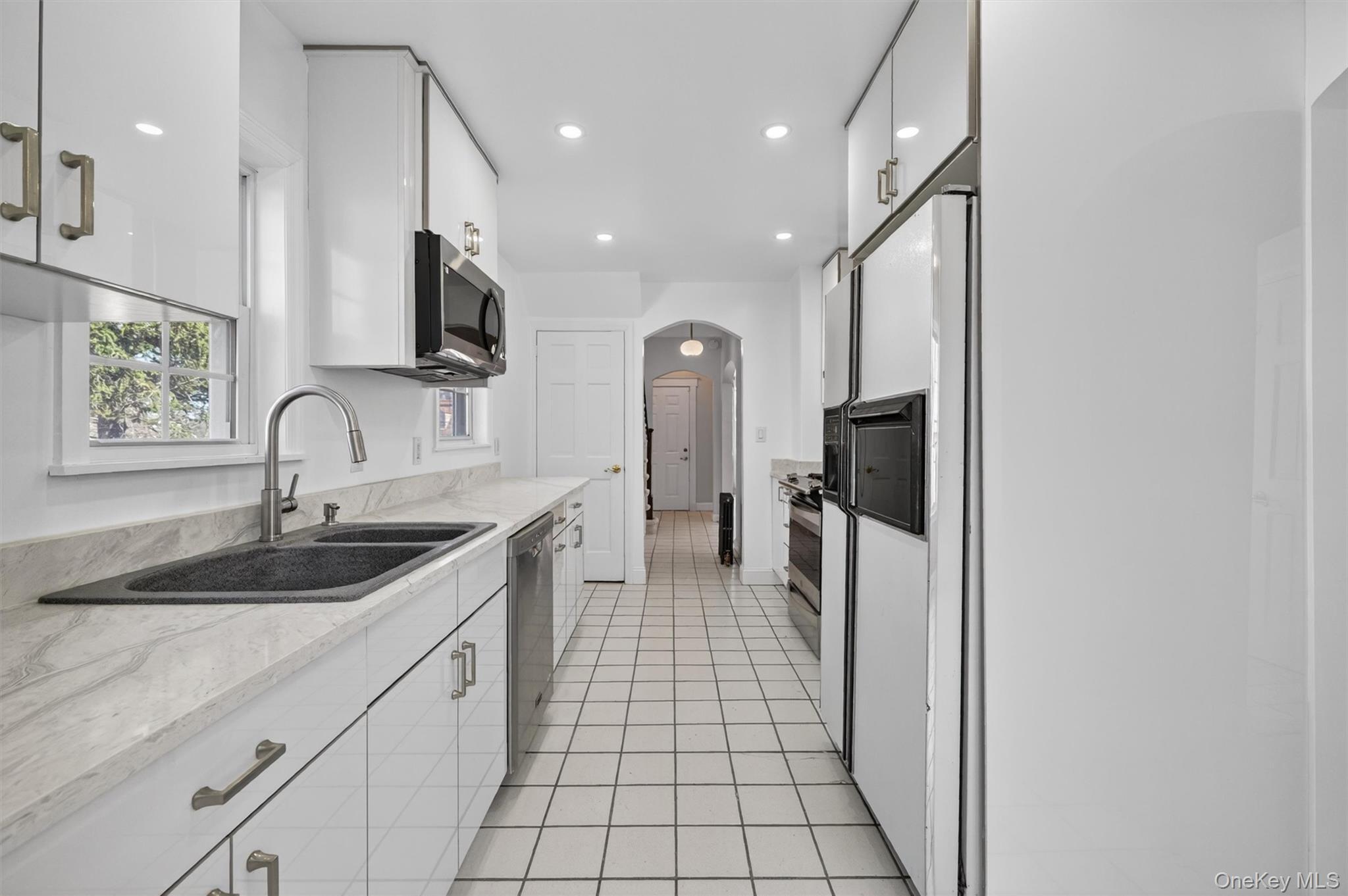 Single Family Sherwood  Westchester County, NY 10704, MLS-988821-20