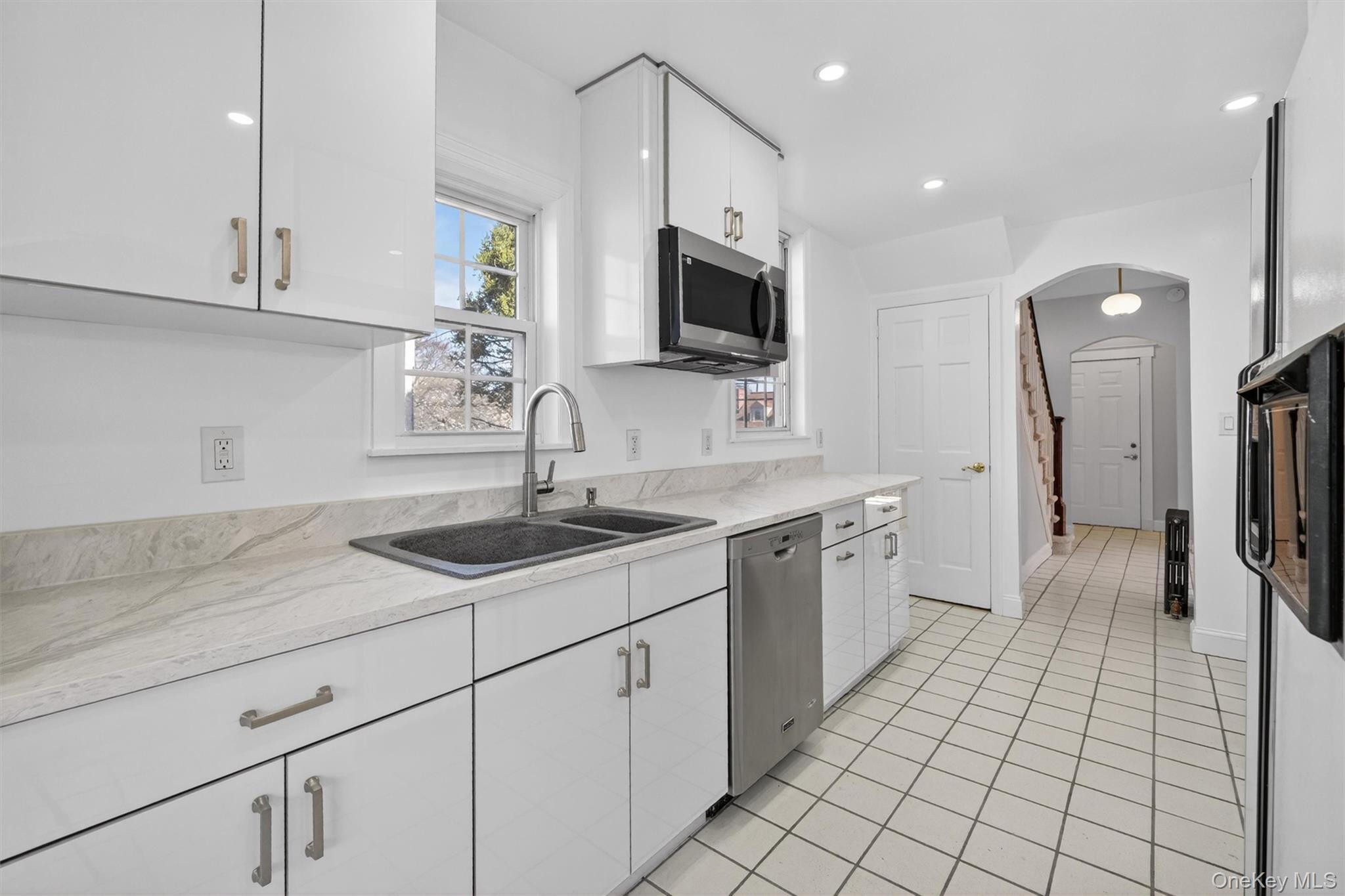 Single Family Sherwood  Westchester County, NY 10704, MLS-988821-21