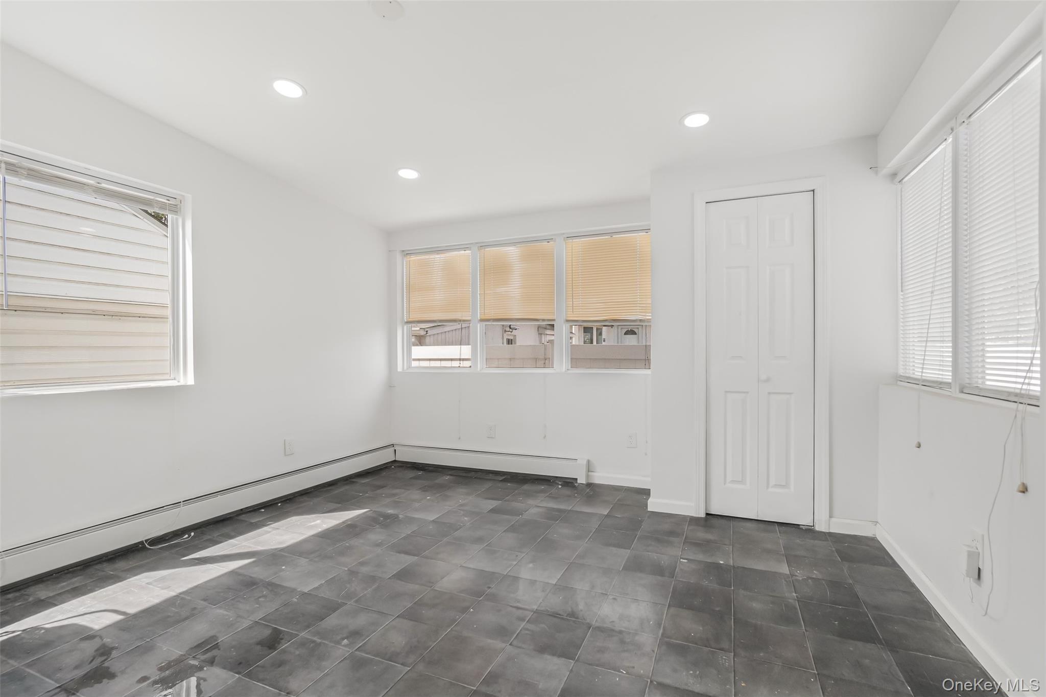Single Family Rosser  Nassau County, NY 11003, MLS-988836-21