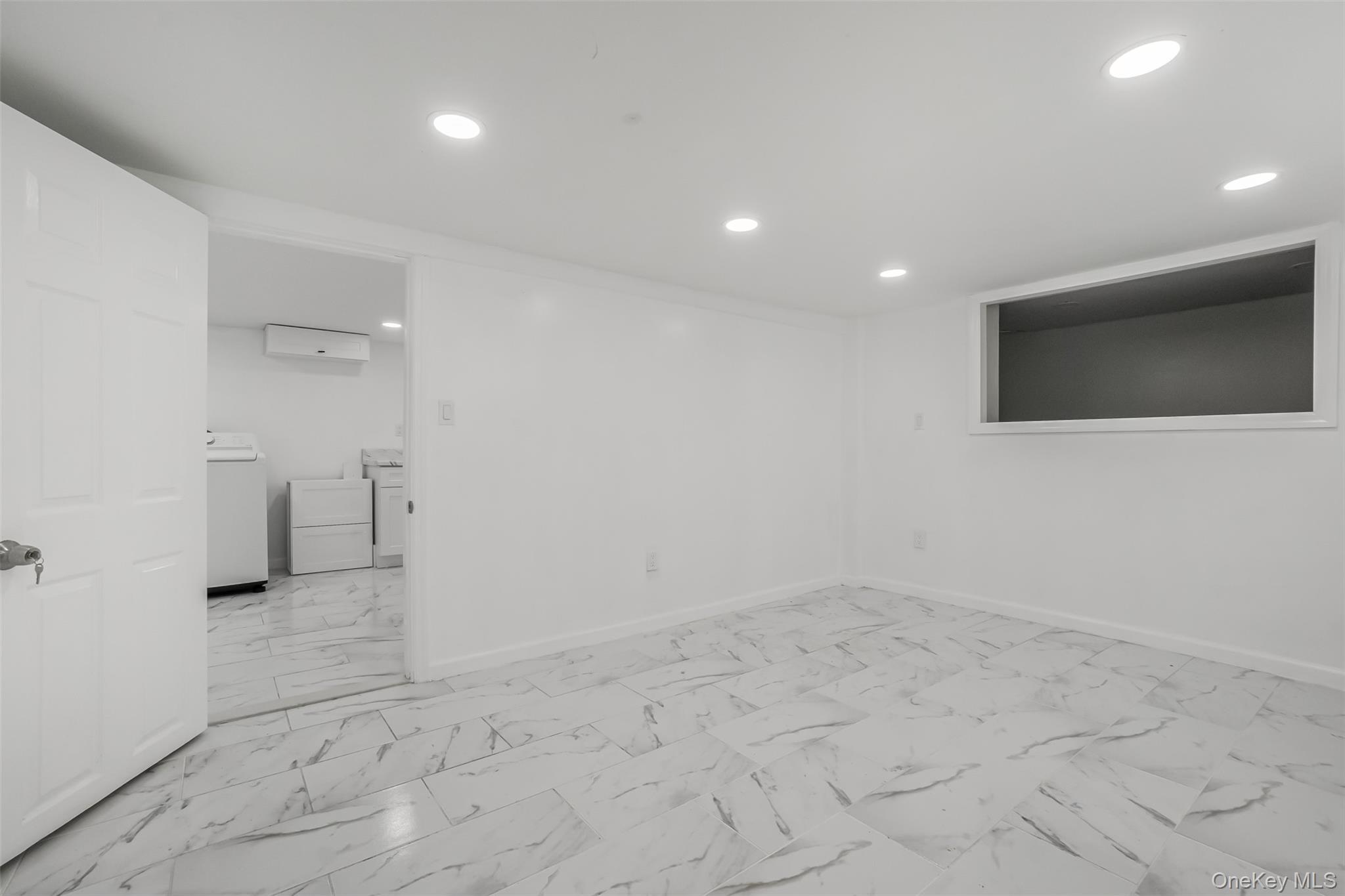 Single Family Rosser  Nassau County, NY 11003, MLS-988836-35