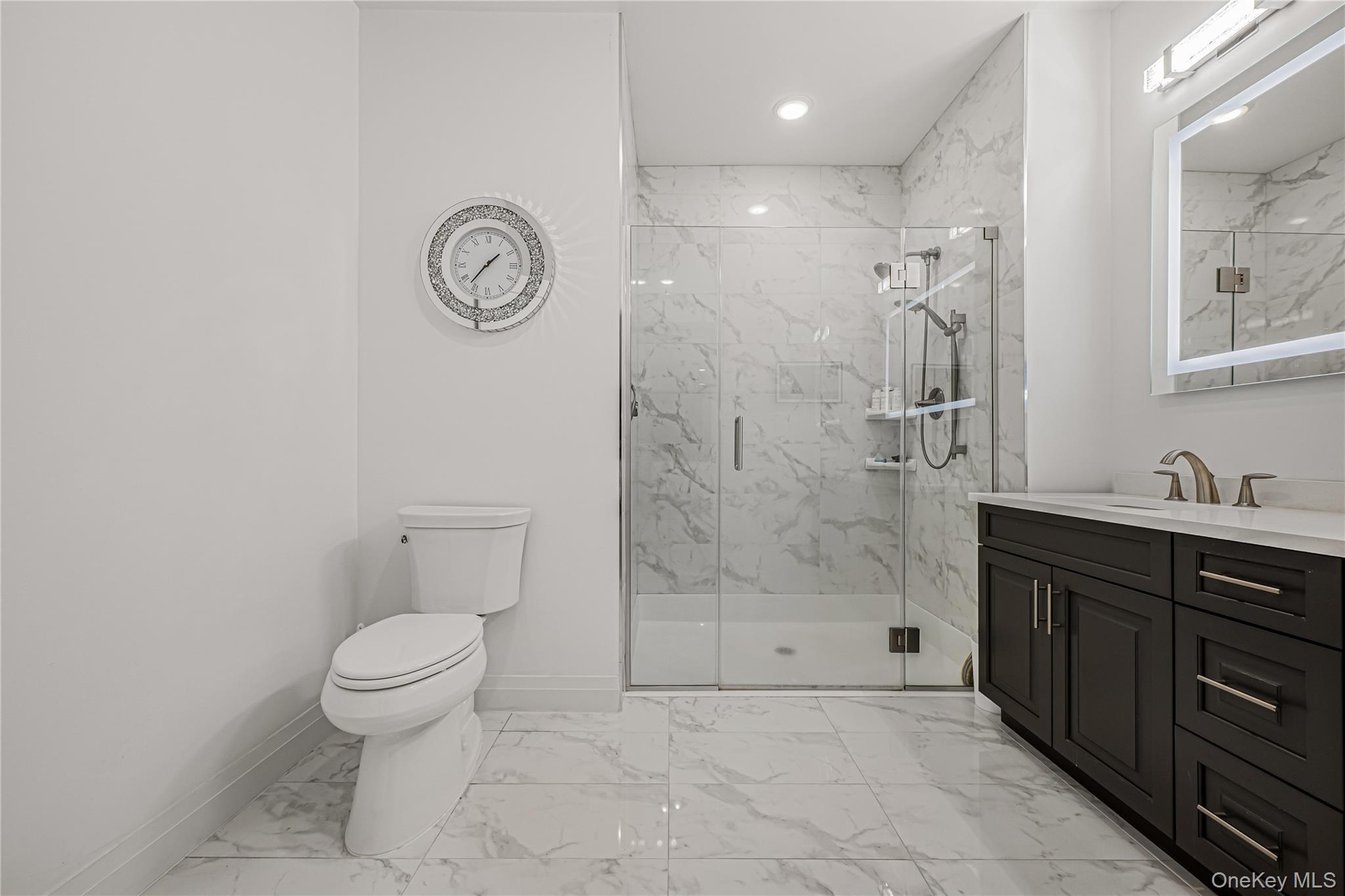 Condo Aspenwood  Nassau County, NY 11803, MLS-988871-14