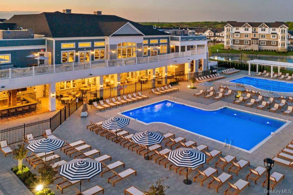 Condo Aspenwood  Nassau County, NY 11803, MLS-988871-29