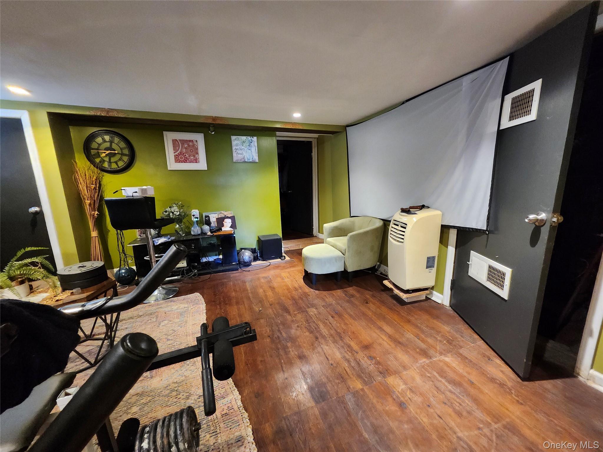 Single Family 214th  Queens, NY 11429, MLS-988882-25