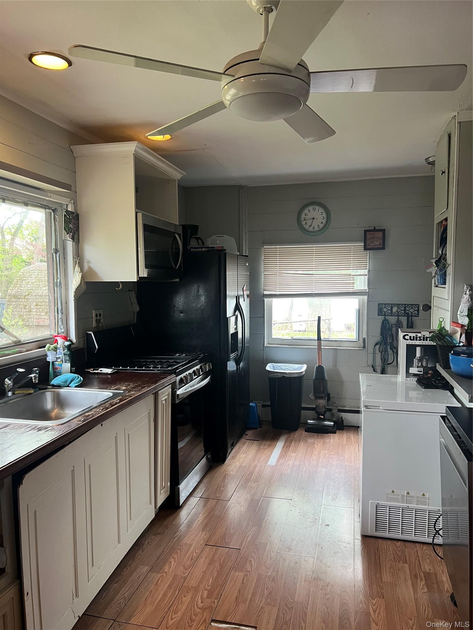 Single Family Woodlawn  Suffolk County, NY 11780, MLS-988900-7