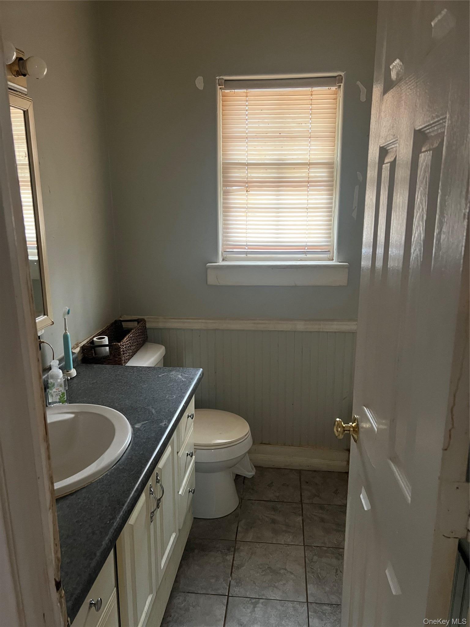 Single Family Woodlawn  Suffolk County, NY 11780, MLS-988900-8