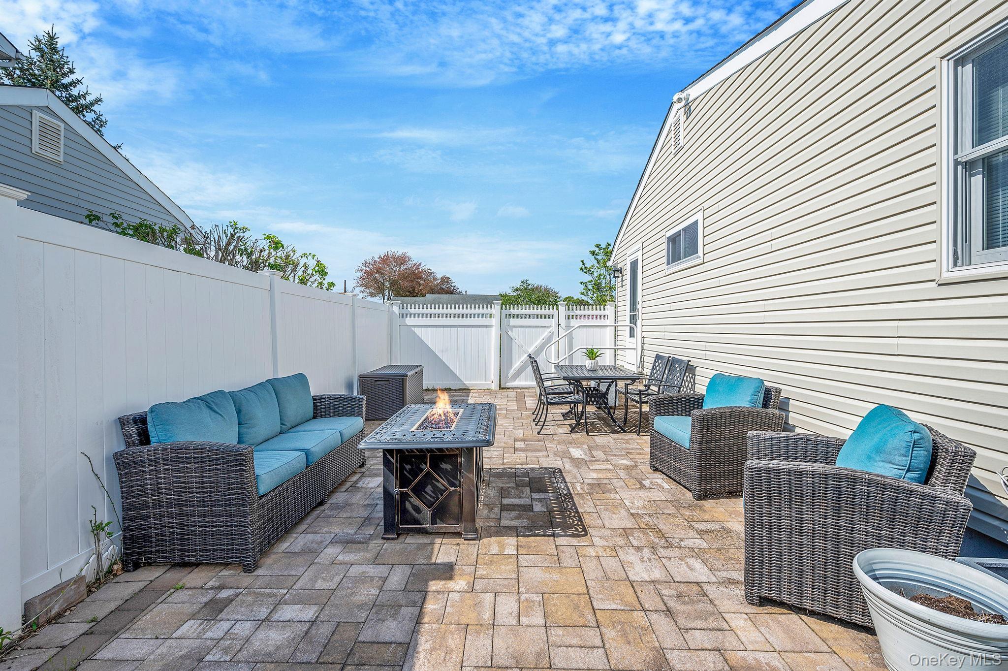 Single Family Sheldon  Suffolk County, NY 11725, MLS-988920-22