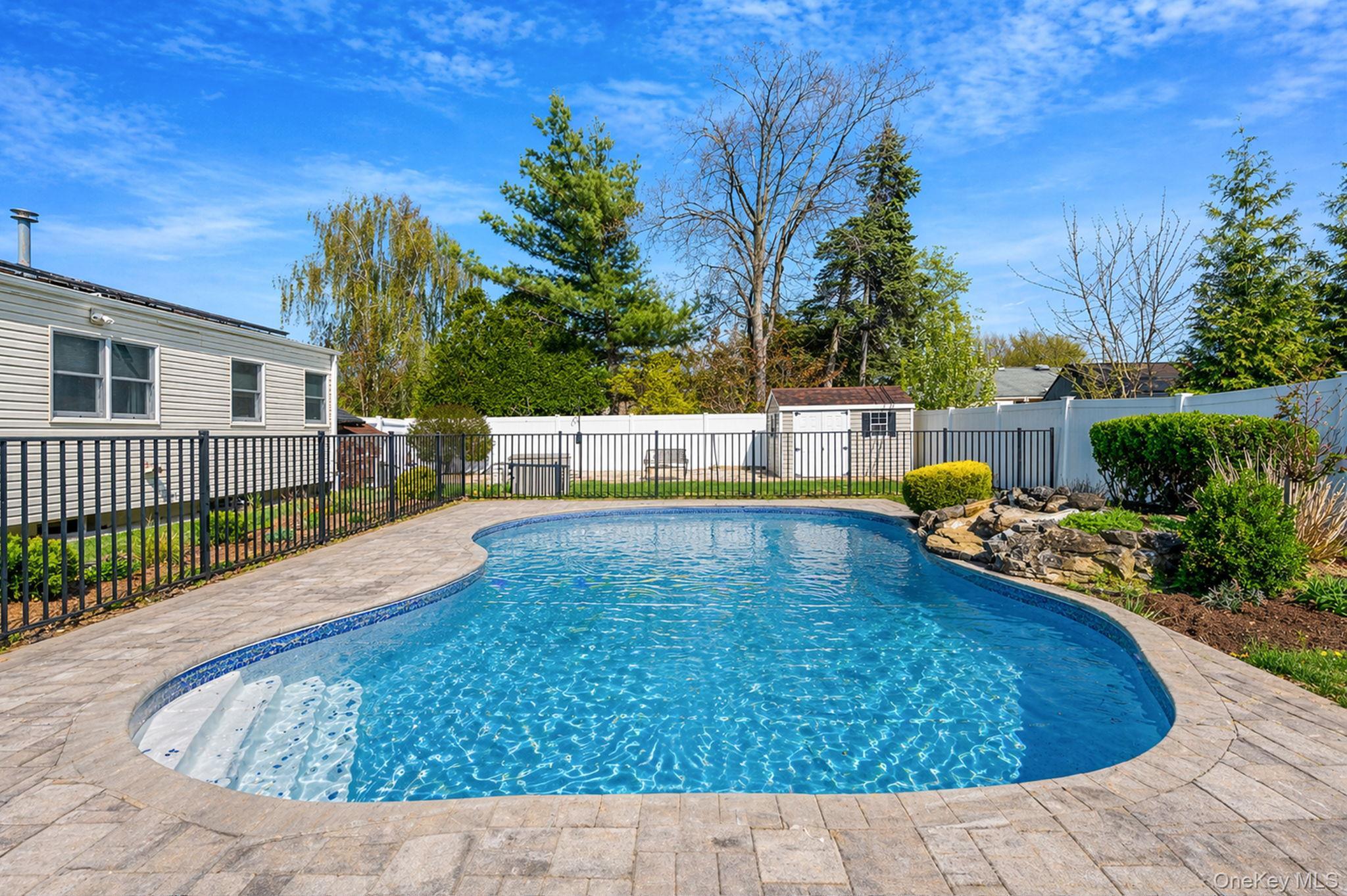 Single Family Sheldon  Suffolk County, NY 11725, MLS-988920-25