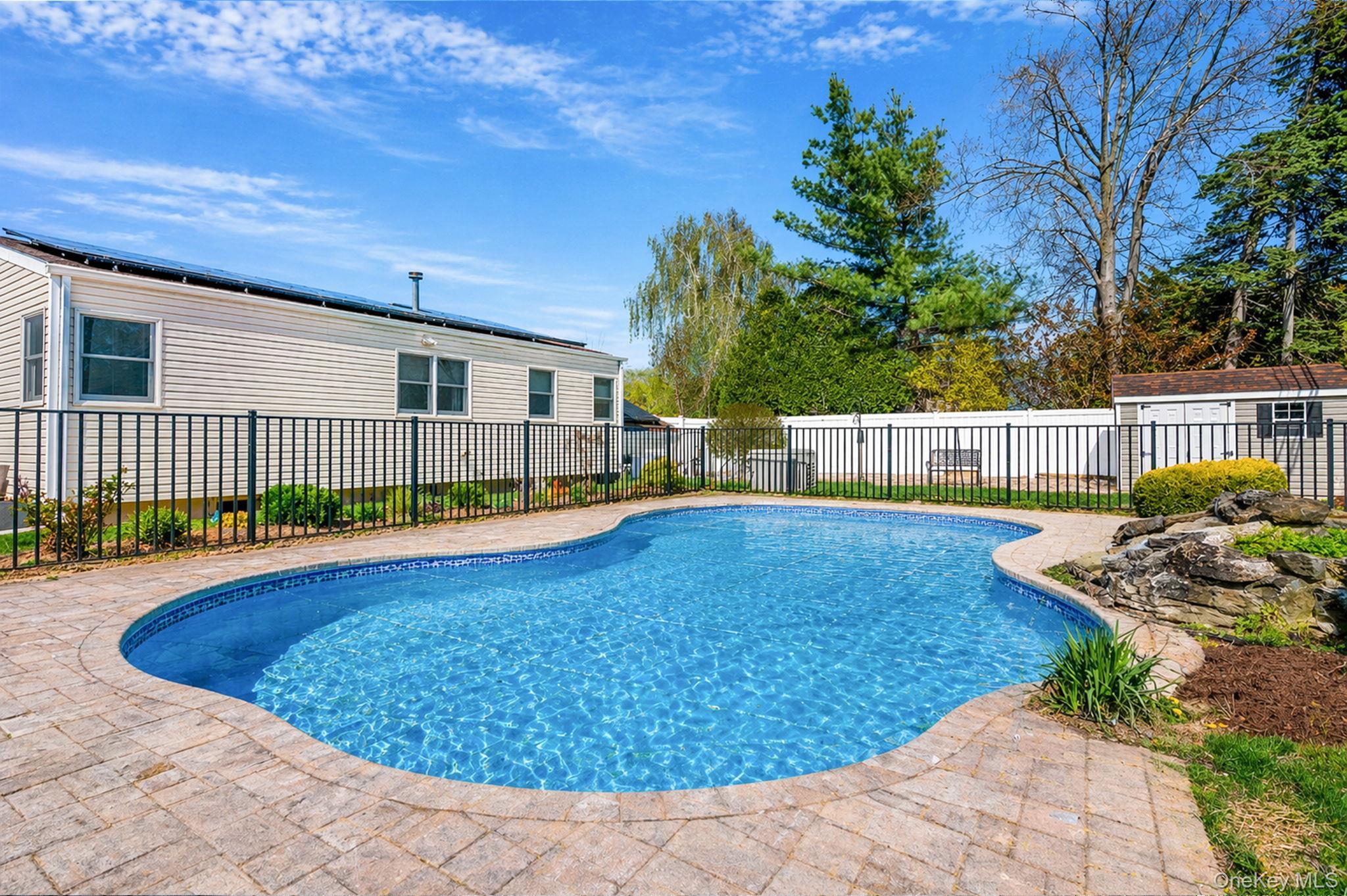 Single Family Sheldon  Suffolk County, NY 11725, MLS-988920-27