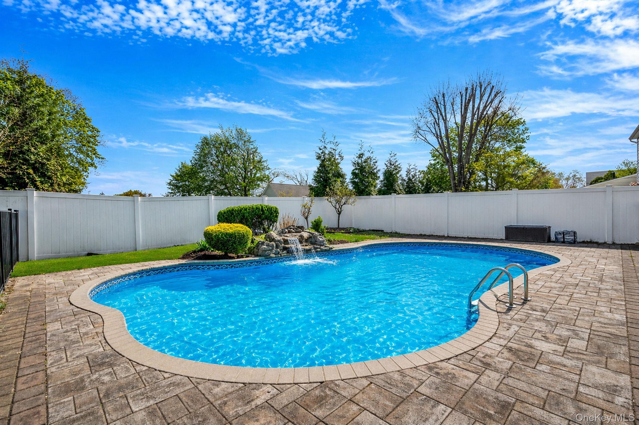 Single Family Sheldon  Suffolk County, NY 11725, MLS-988920-29