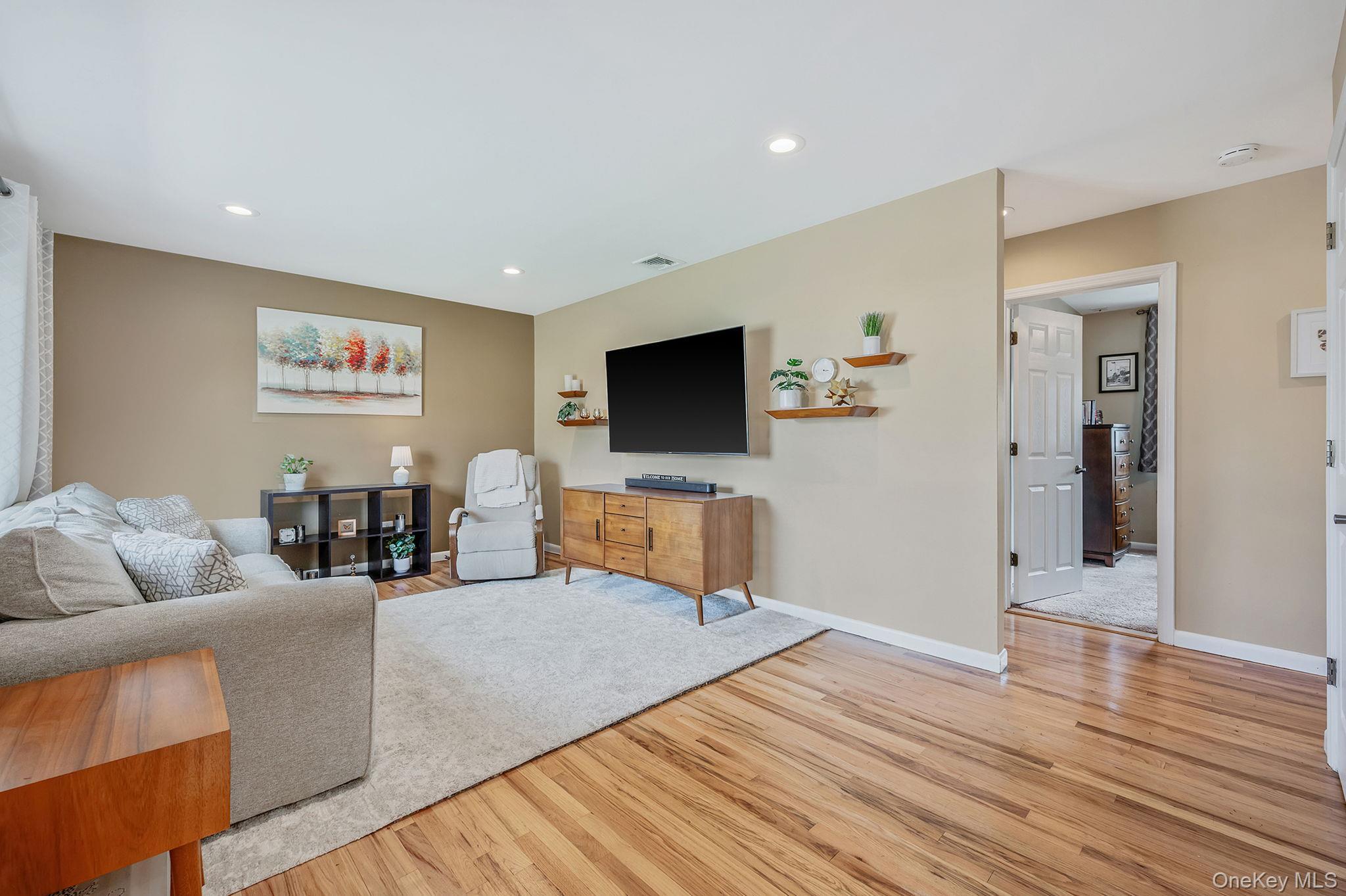 Single Family Sheldon  Suffolk County, NY 11725, MLS-988920-5