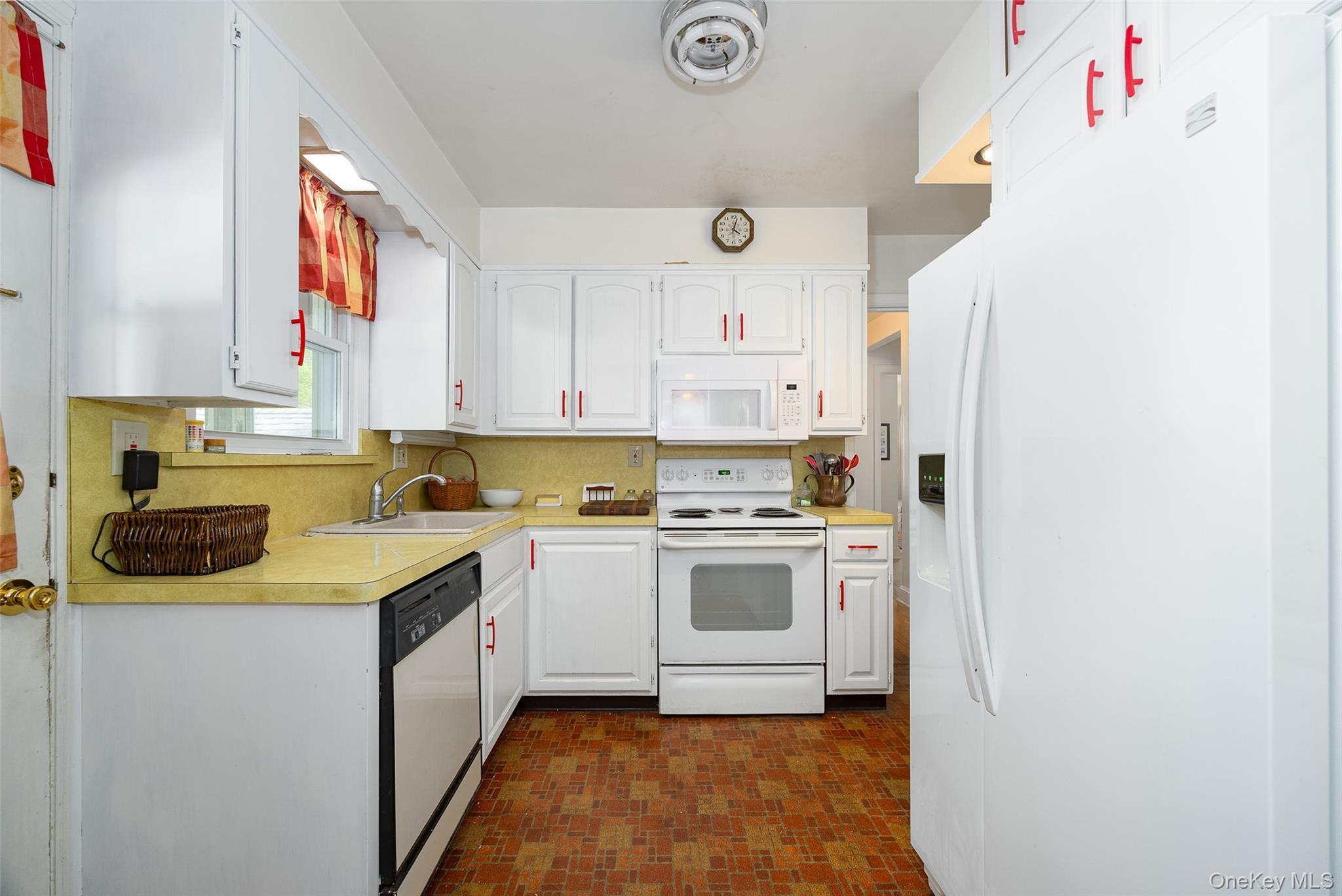 Single Family Kingston  Dutchess County, NY 12603, MLS-988938-7